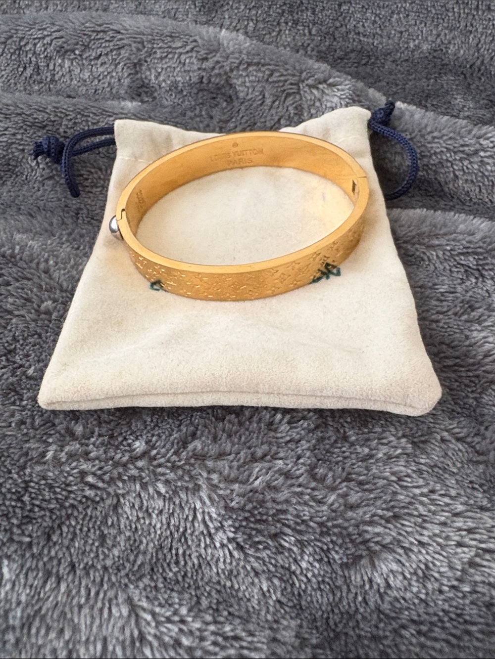 Gold bangle